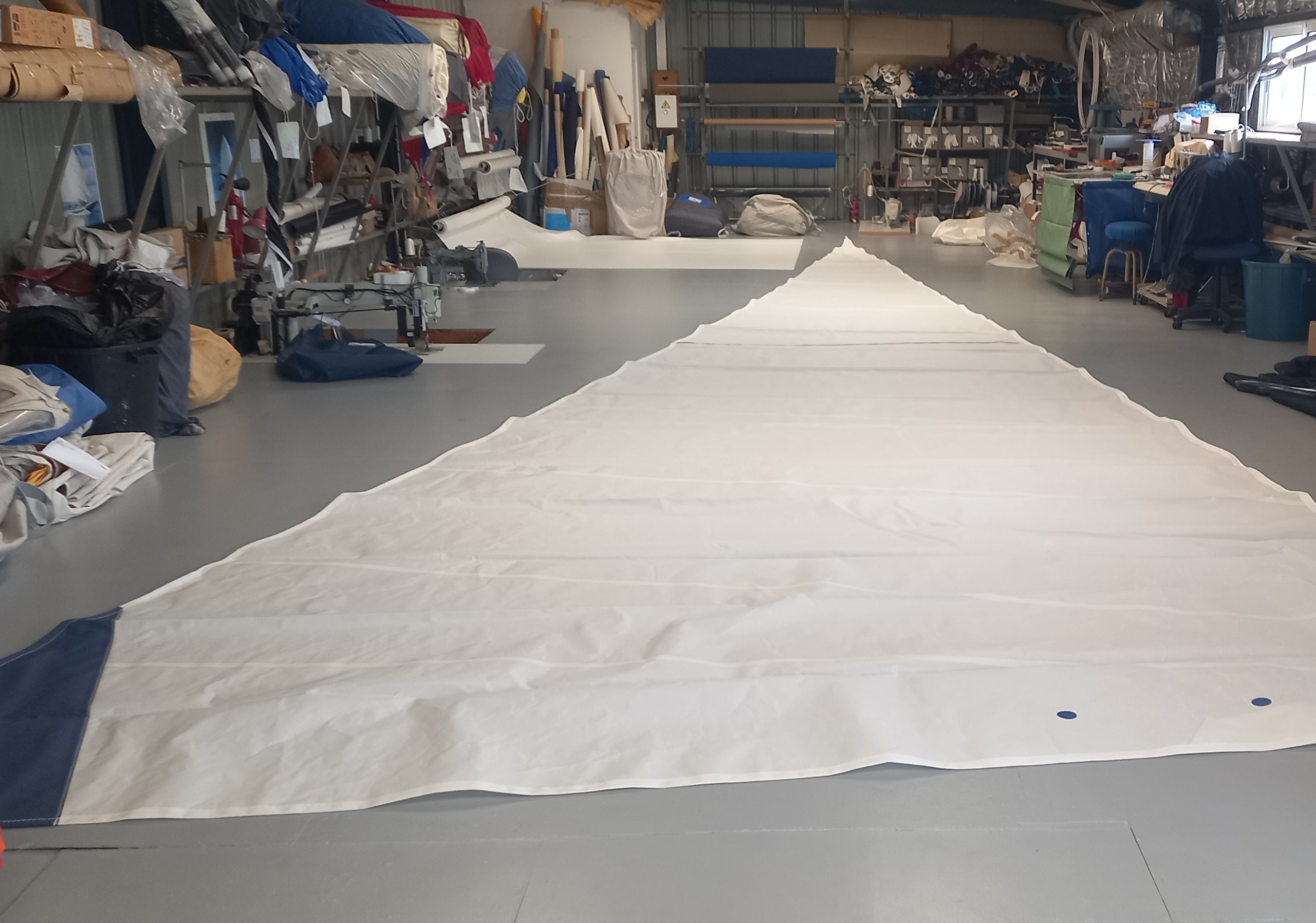 sun odysee 40.3 fabrication grand voile sur enrouleur gve vue d'ensemble